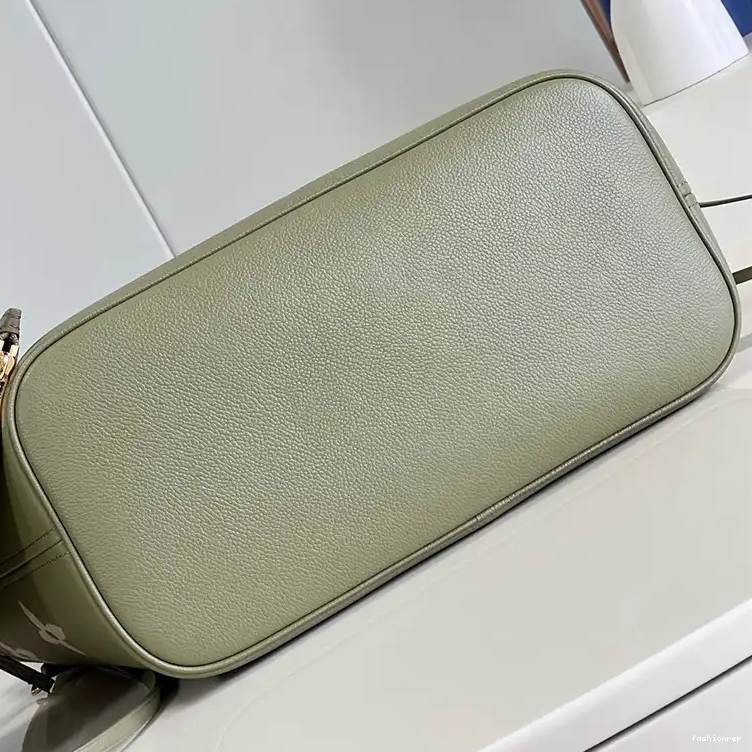 Fashionrepsfam ru 2309YA0007 LV Bag 0702